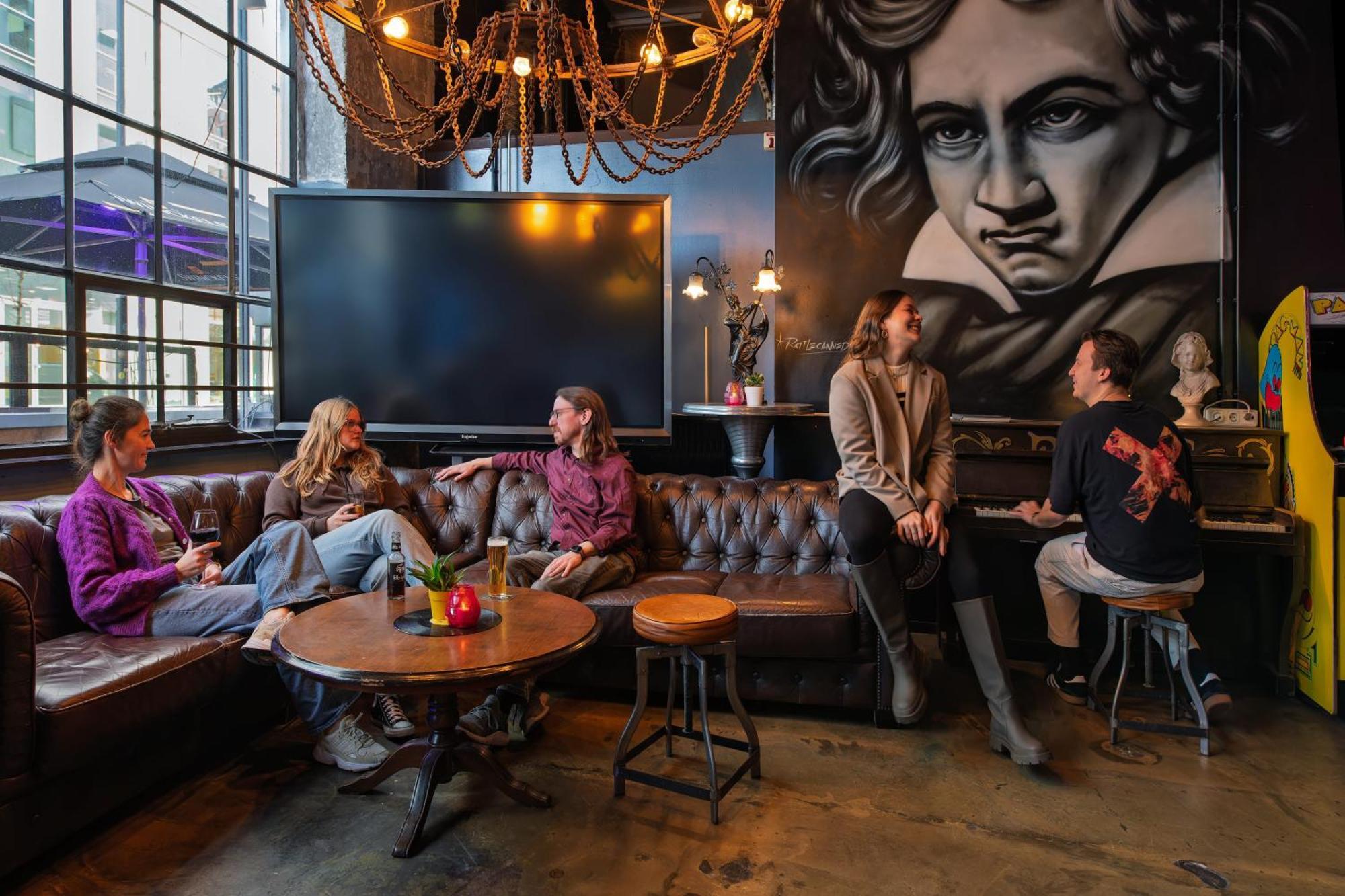 Stayokay Hostel Eindhoven - Blue Collar Экстерьер фото