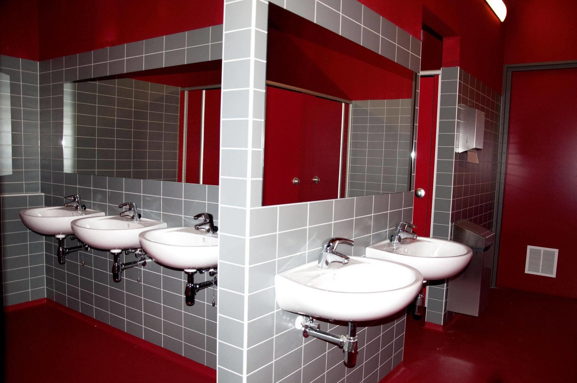Stayokay Hostel Eindhoven - Blue Collar Экстерьер фото