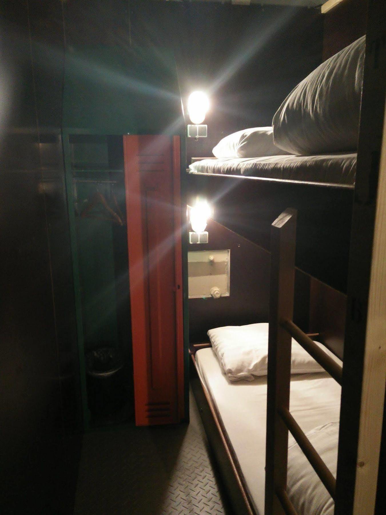 Stayokay Hostel Eindhoven - Blue Collar Экстерьер фото