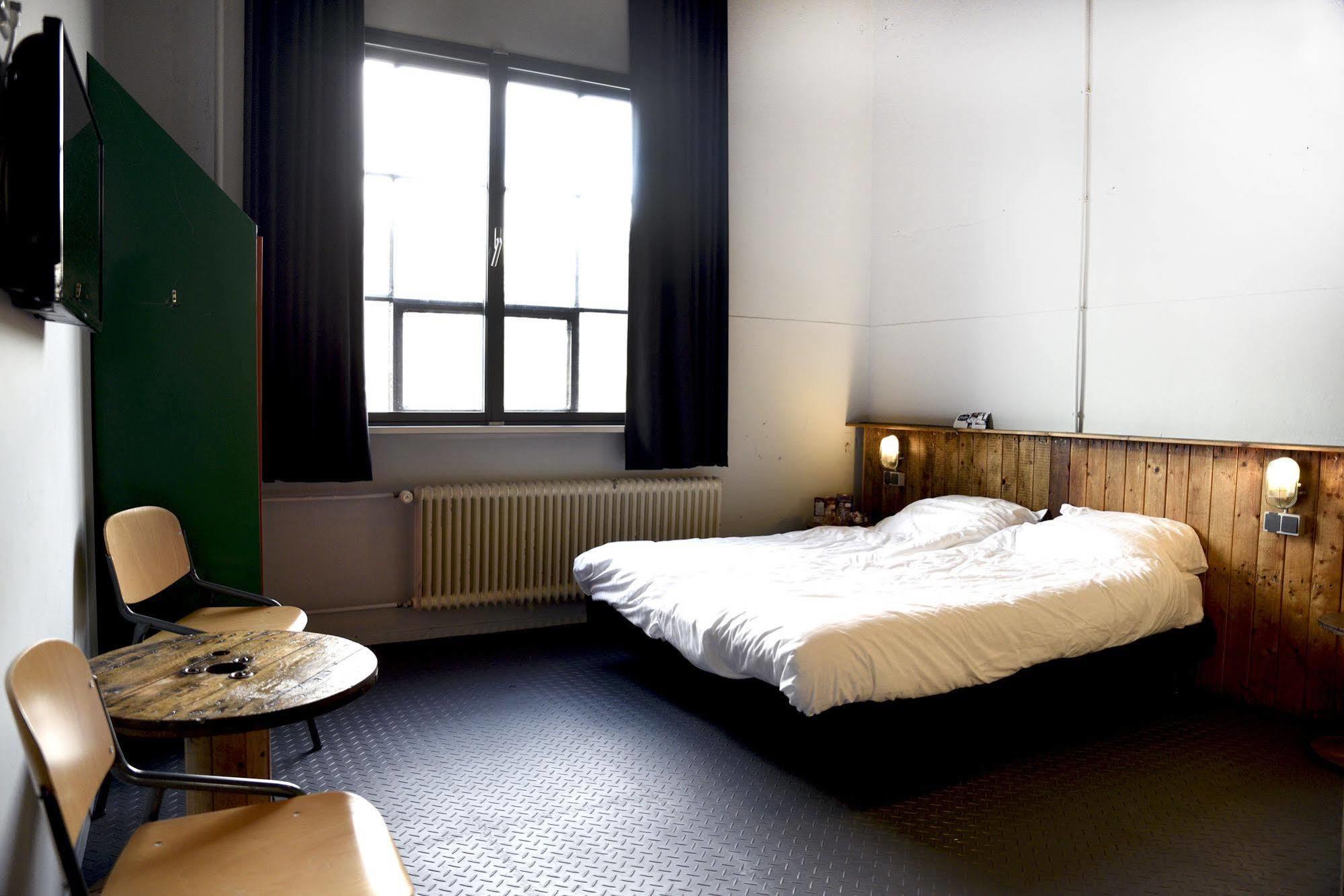 Stayokay Hostel Eindhoven - Blue Collar Экстерьер фото